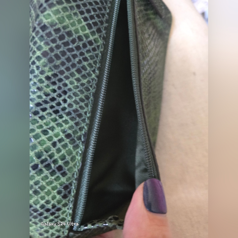 Coach Snakeskin/ Python Textured Wallet/ Wristlet In GUC - Picture 10 of 16